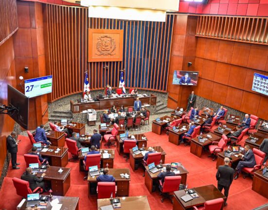 Senado Aprueba Presupuesto 1 1.53.10 p. m